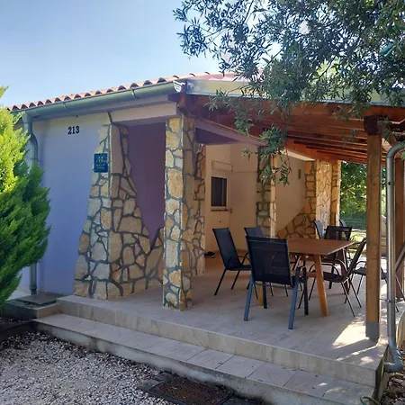 Gabriella Nyaraló *